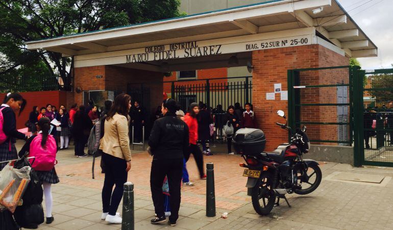 Muere estudiante del colegio Marco Fidel Suárez por consumo de drogas. Caracol Radio