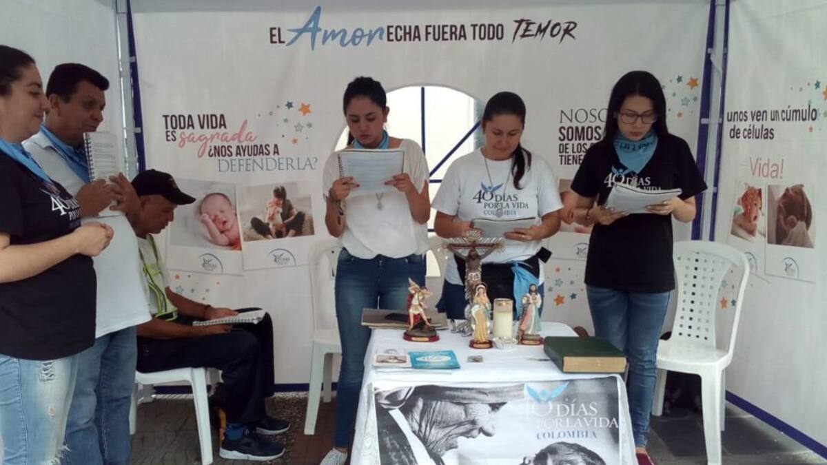 Vigilia de 40 días por la vida y en contra del aborto en Armenia