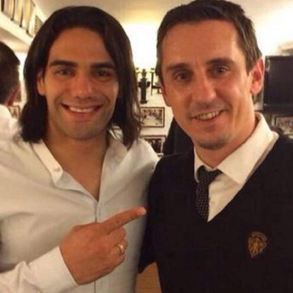 Neville comparó a Falcao con posible nuevo refuerzo del Manchester United