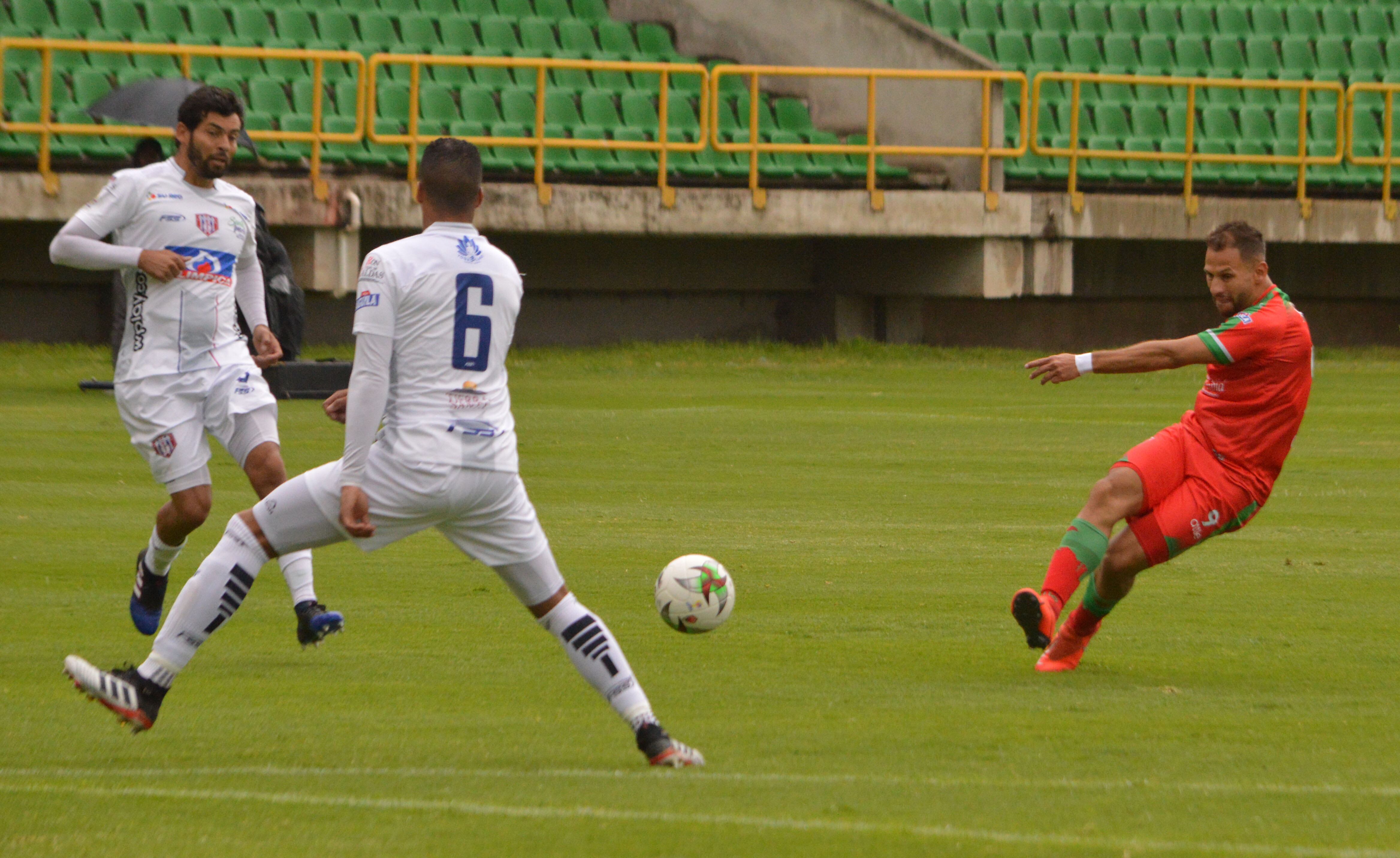 Patriotas recibe al Unión Magdalena en duelo clave por el descenso.