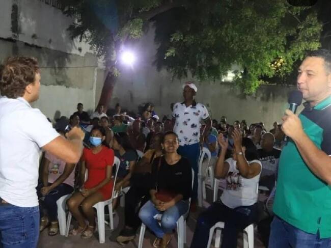 Reunión con líderes barriales./ Foto: Tomada del Instagram de Laureano Acuña.