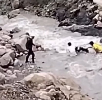 Durante las lluvias, la creciente de la quebrada Yotengana deja incomunicadas a varias comunidades.