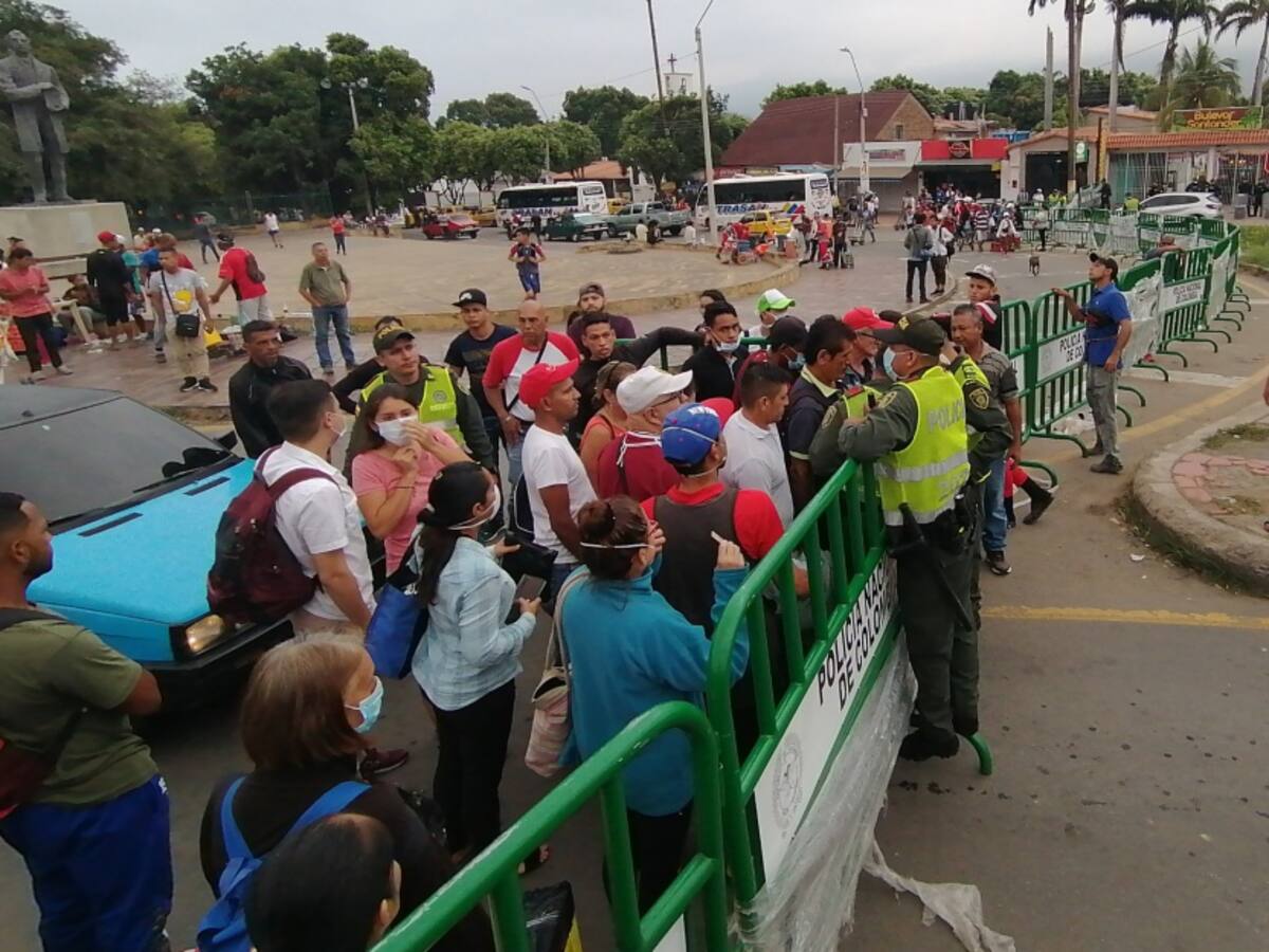 Autoridades cerrarán temporalmente la frontera colombiana