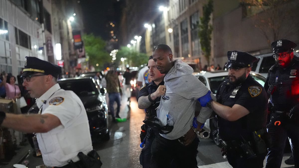 56 detenidos en Nueva York dejó celebración por la victoria de los Knicks frente a San Antonio Spurs
