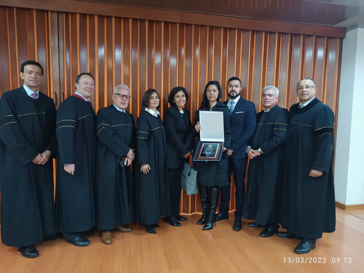 Tribunal rindió homenaje póstumo a magistrado Álvaro Valdivieso Reyes