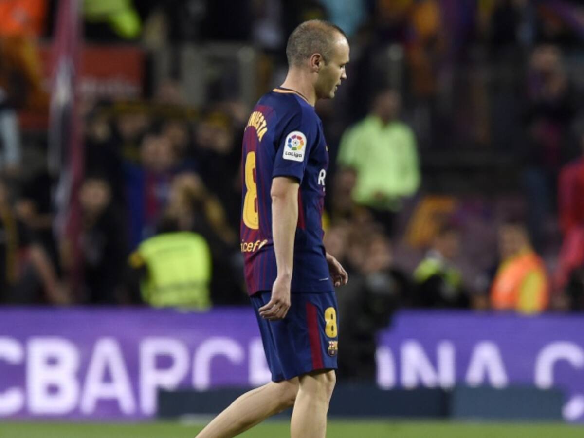 Iniesta da su última lección en un clásico competido