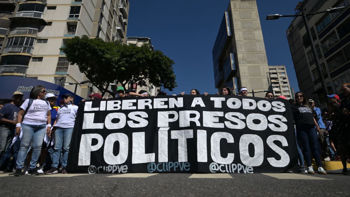 Venezuela excarcela a grupo de 13 presos políticos, según dirigentes opositores