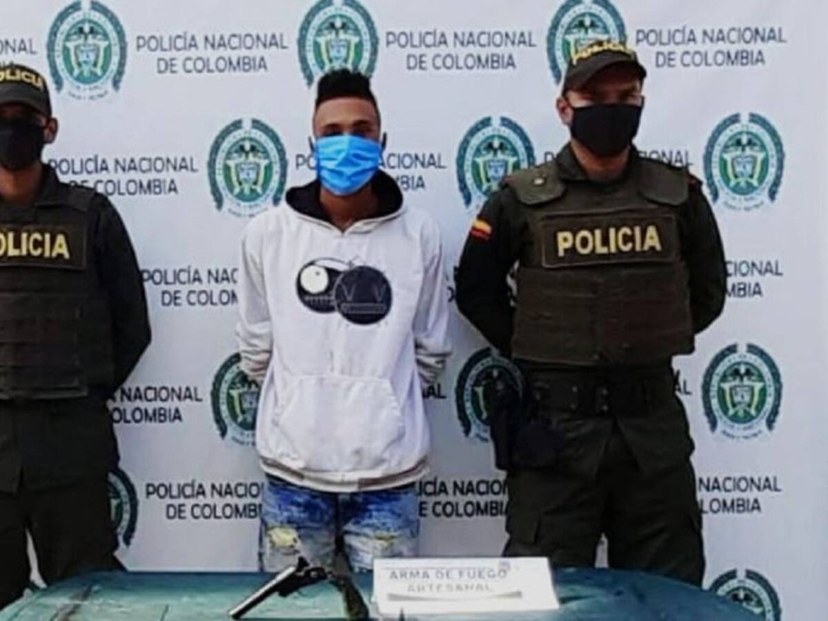 Capturan a hombre que intentó amenazar a un policía con un arma en Bolívar