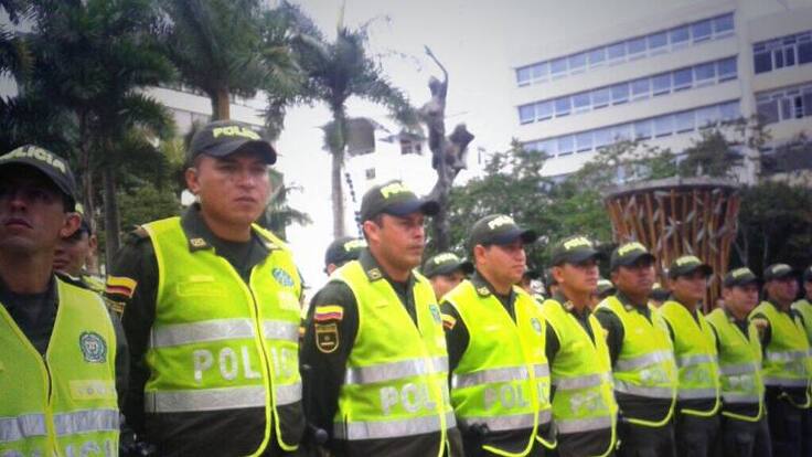 En Armenia capturaron a dos falsos policías luego de cometer un hurto