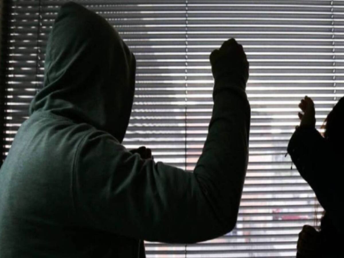 Mujer fue agredida por un hombre con ladrillos y arma blanca