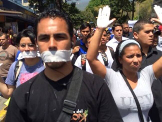 En fotos: Oposición se manifiesta en bloque por las calles de Caracas