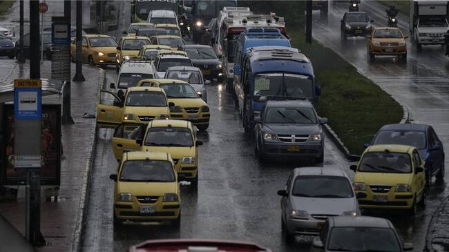 Personería de Bogotá recibe denuncias de taxistas por inseguridad y sobrecostos. Foto: Colprensa