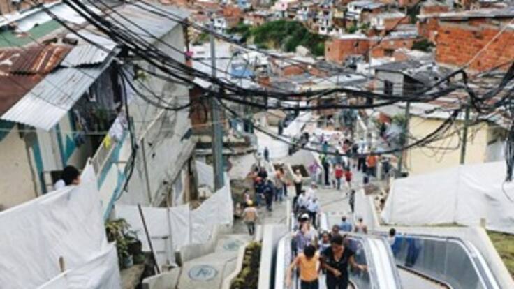 Consejo de Seguridad contra cobro de extorsiones por uso de escaleras eléctricas en comunas de Medellín