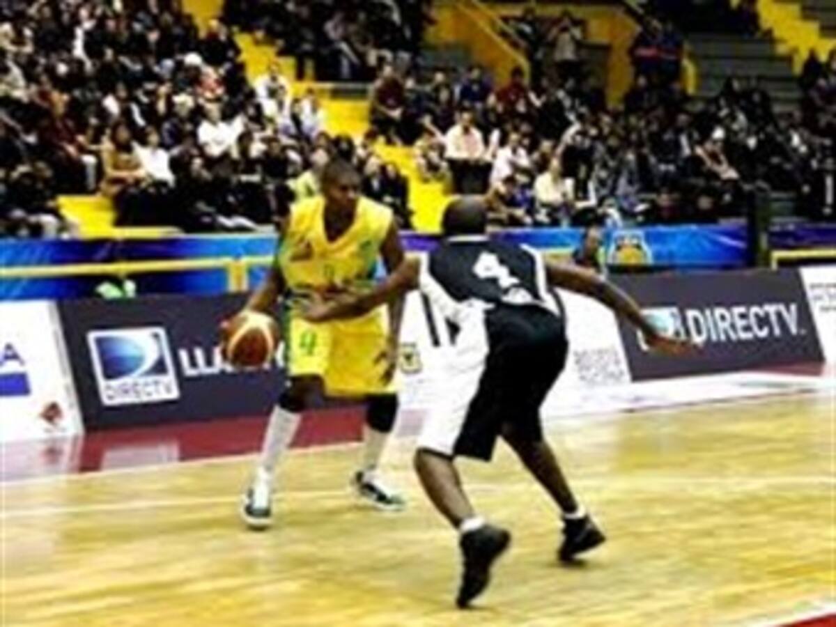 Bambuqueros le ganó a Piratas el duelo por el liderato de la Liga de Baloncesto