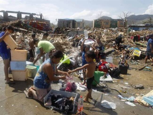Destrucción total en Tacloban y China amenazada