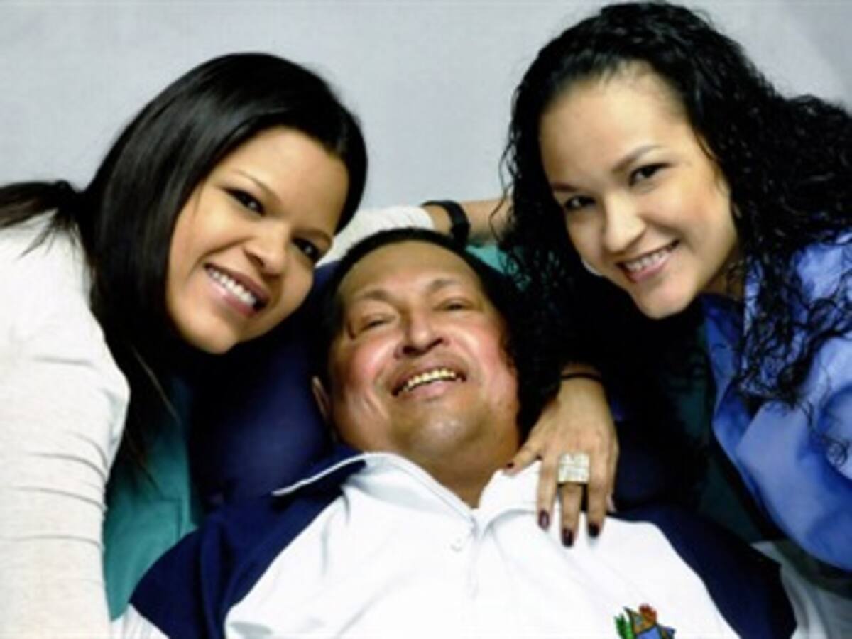 Gobierno venezolano muestra primeras fotos de Chávez tras la operación