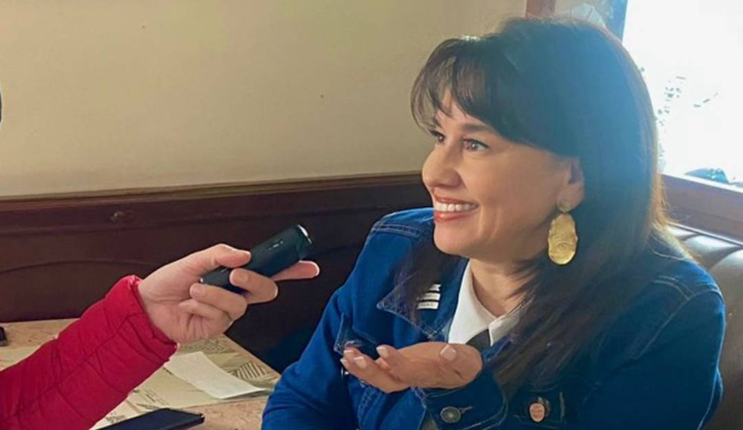 Claudia Sterling, quien es la vicepresidenta Legal de Asuntos Corporativos y de Comunicaciones de las Droguerías Cruz Verde. Crédito: Caracol Radio.