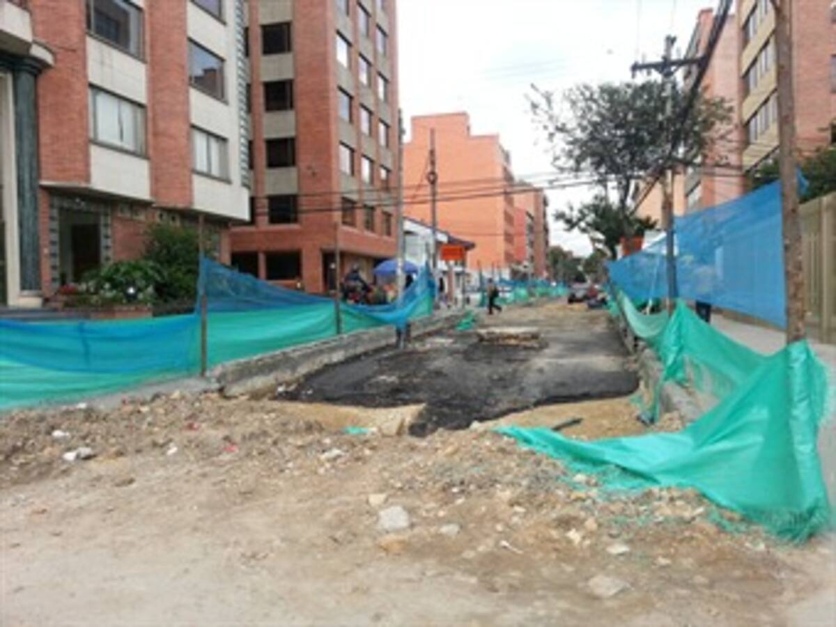 Retraso de 90% en obras de malla vial en Bogotá, según Contraloría