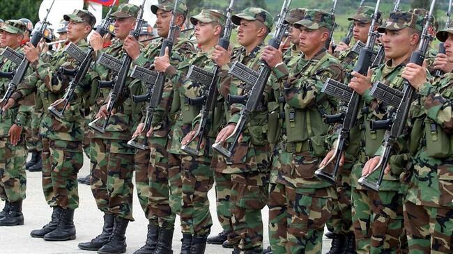 Habitantes de varias veredas se amotinaron contra tropas del Ejército y evitaron la detención de presuntos disidentes de las Farc. Foto: Colprensa