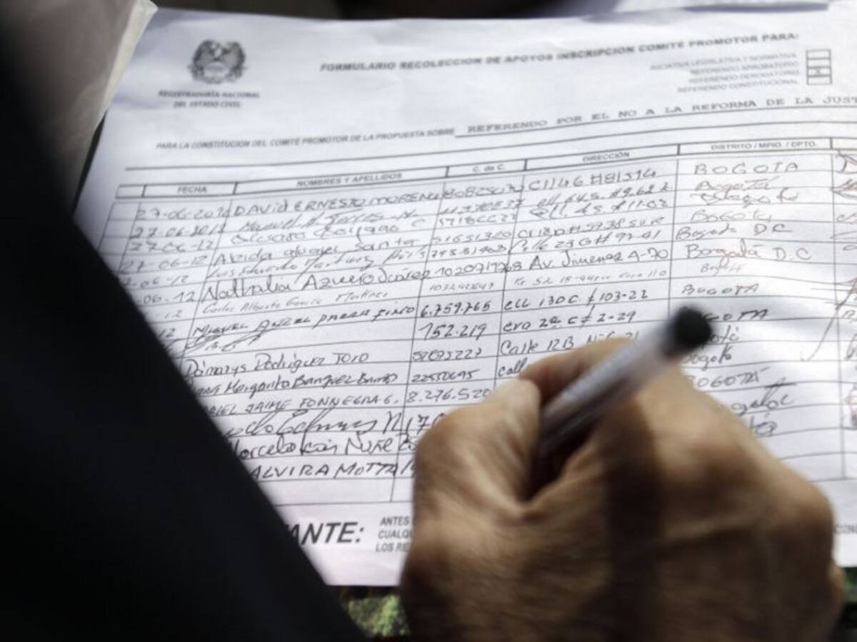 Inició recolección de firmas para revocatoria de Juan Carlos Cárdenas