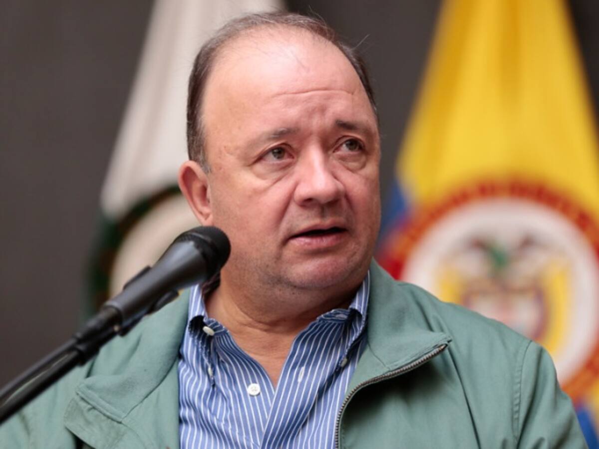 MinDefensa pide investigación rápida y profunda por escándalo de vehículo del Congreso