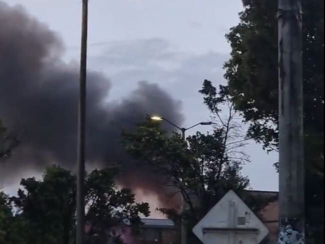 Incendio en fábrica metalmecánica de Engativá. Foto: Bomberos.