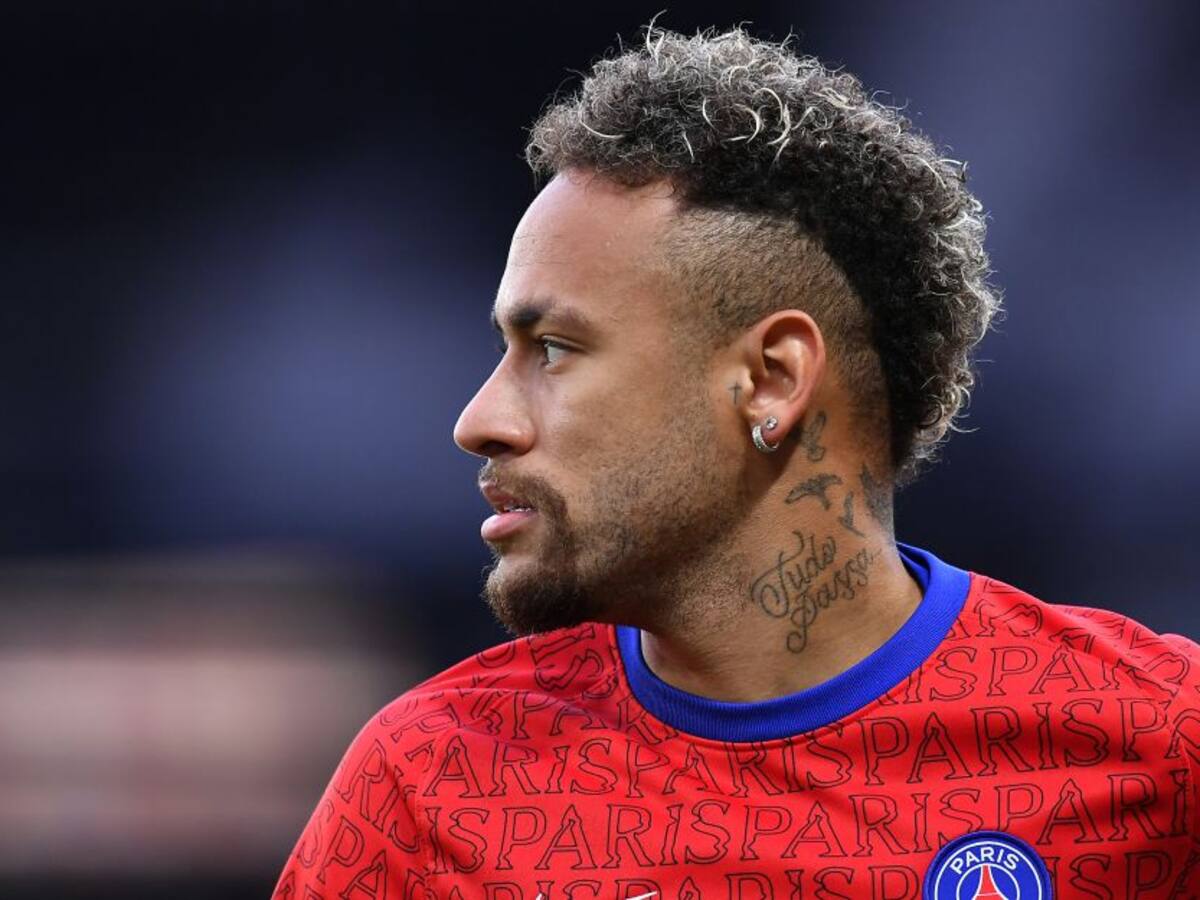 Neymar se vacuna contra el COVID-19 y envía un alentador mensaje a Brasil