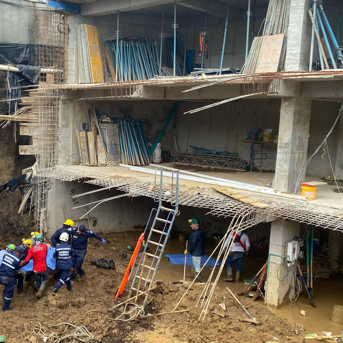 Emergencia en Ibagué: Tres obreros perdieron la vida tras alud en la avenida Guabinal