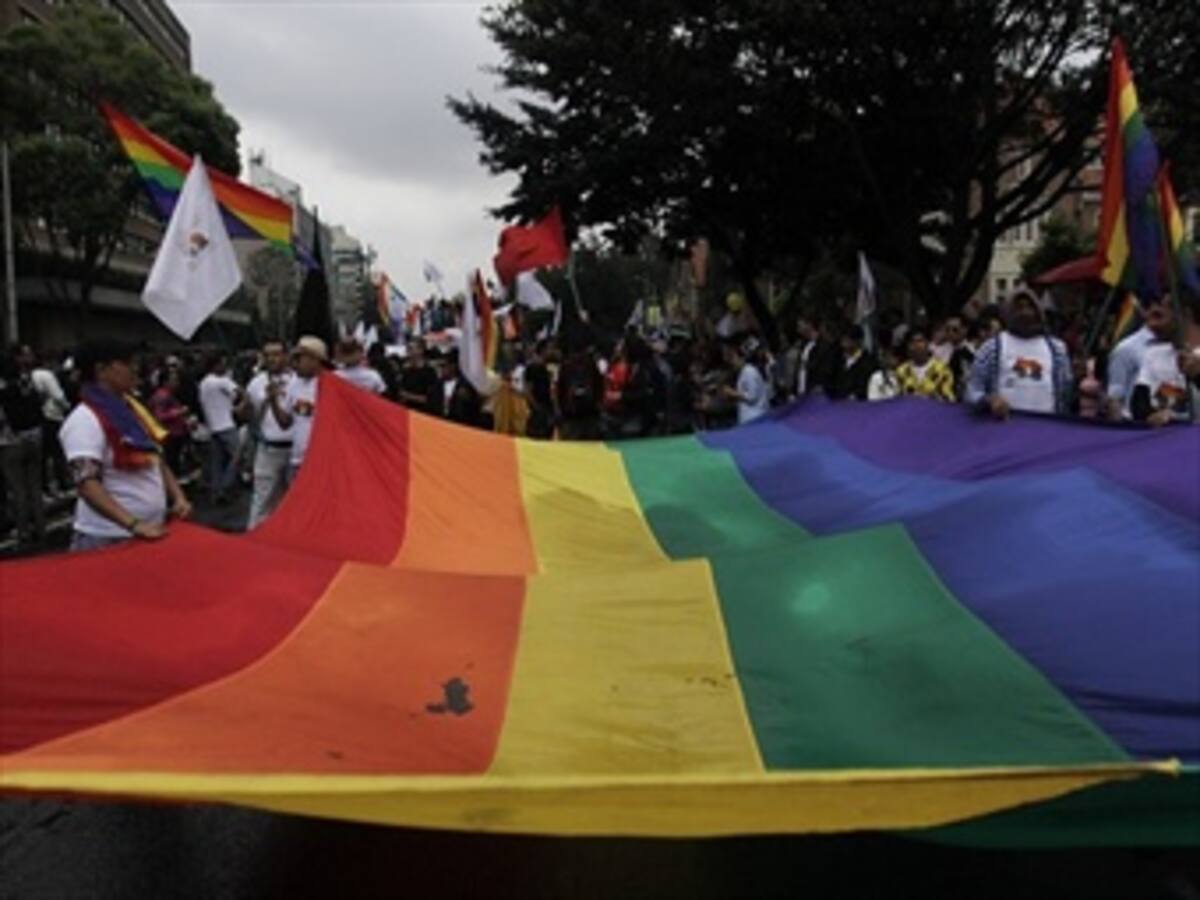 Nueva ponencia en la Corte avala adopción entre homosexuales