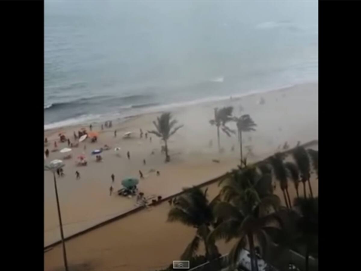 Video de tornado que llega a una playa de Brasil sorprende en YouTube