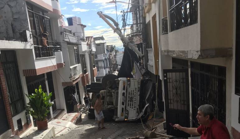 Vehículo estaba cargado con concreto.
