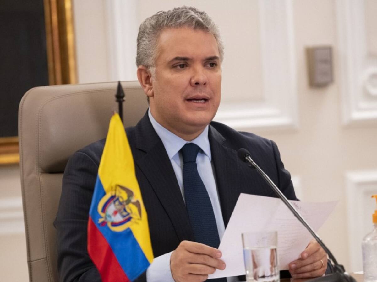 Demandan gabinete del presidente por incumplir cuota de género