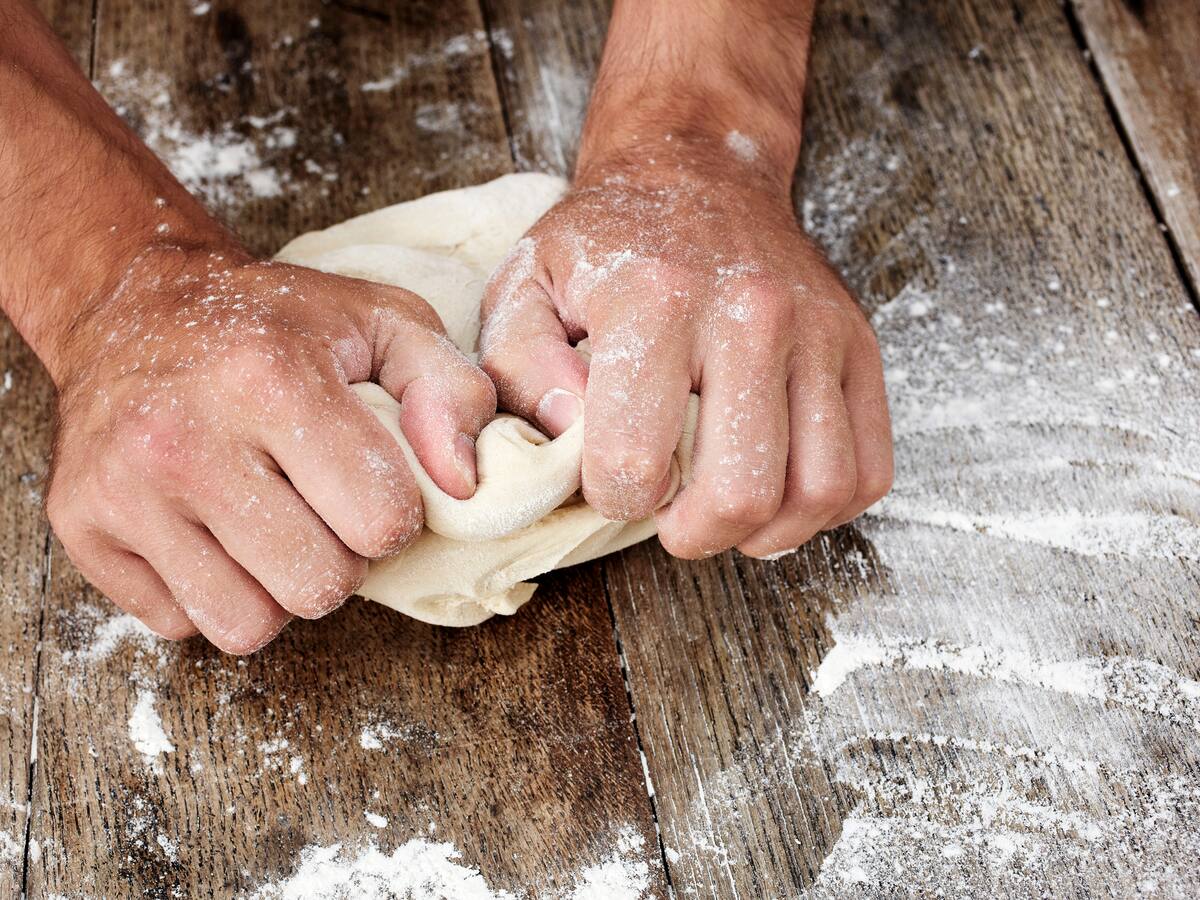Un colombiano es el ángel de los panaderos en Ucrania