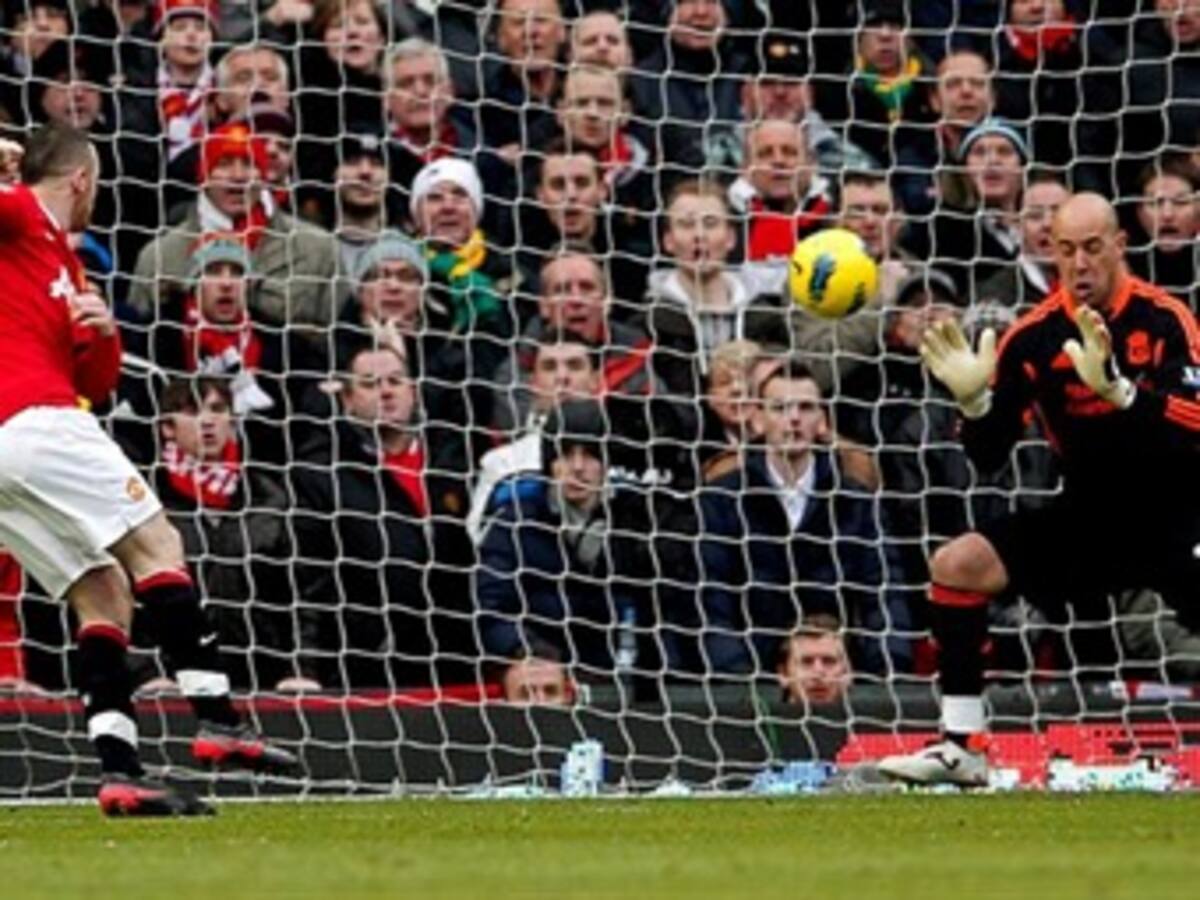 Wayne Rooney le da victoria 2-0 al Manchester United sobre el Liverpool