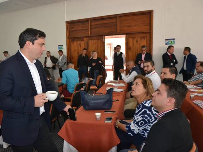 DNP no habló de inversiones en Aerocafé