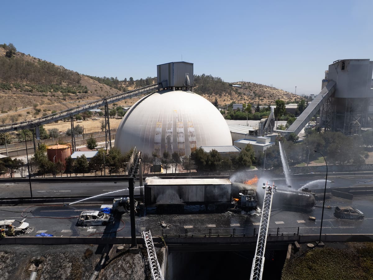 Chile: explosión de camión con gas deja cuatro muertos y 17 heridos