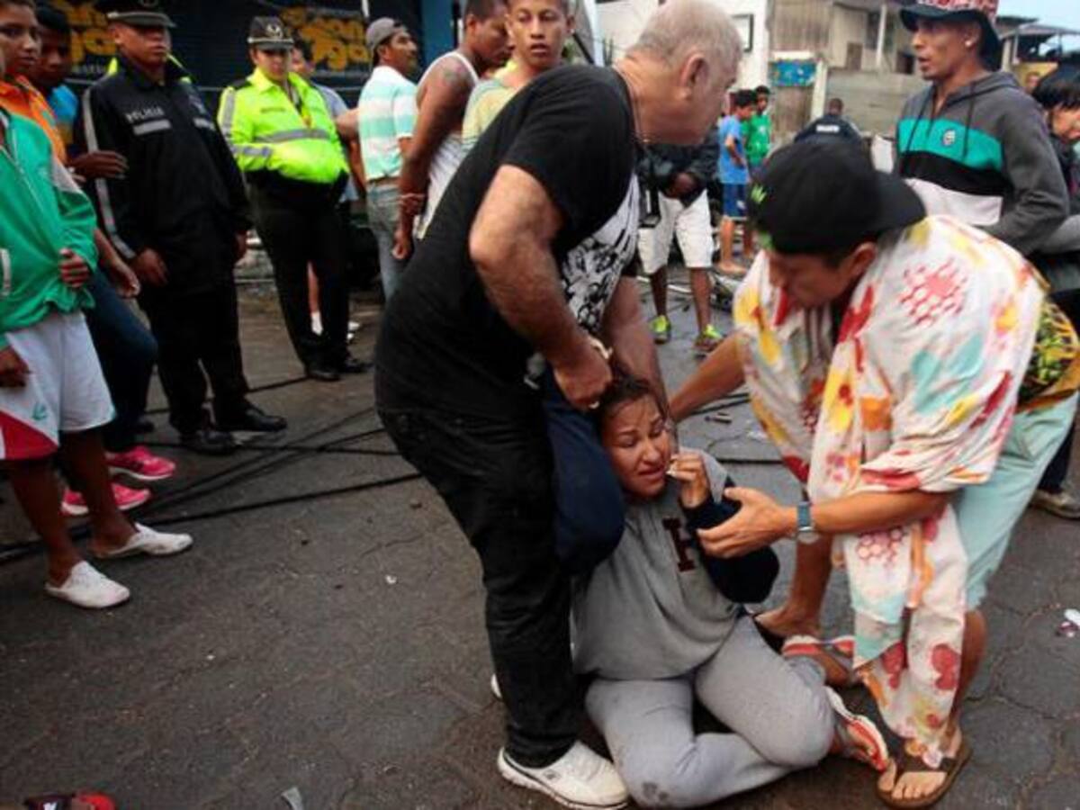 Ecuador urge por voluntarios médicos que apoyen la atención de las víctimas del terremoto
