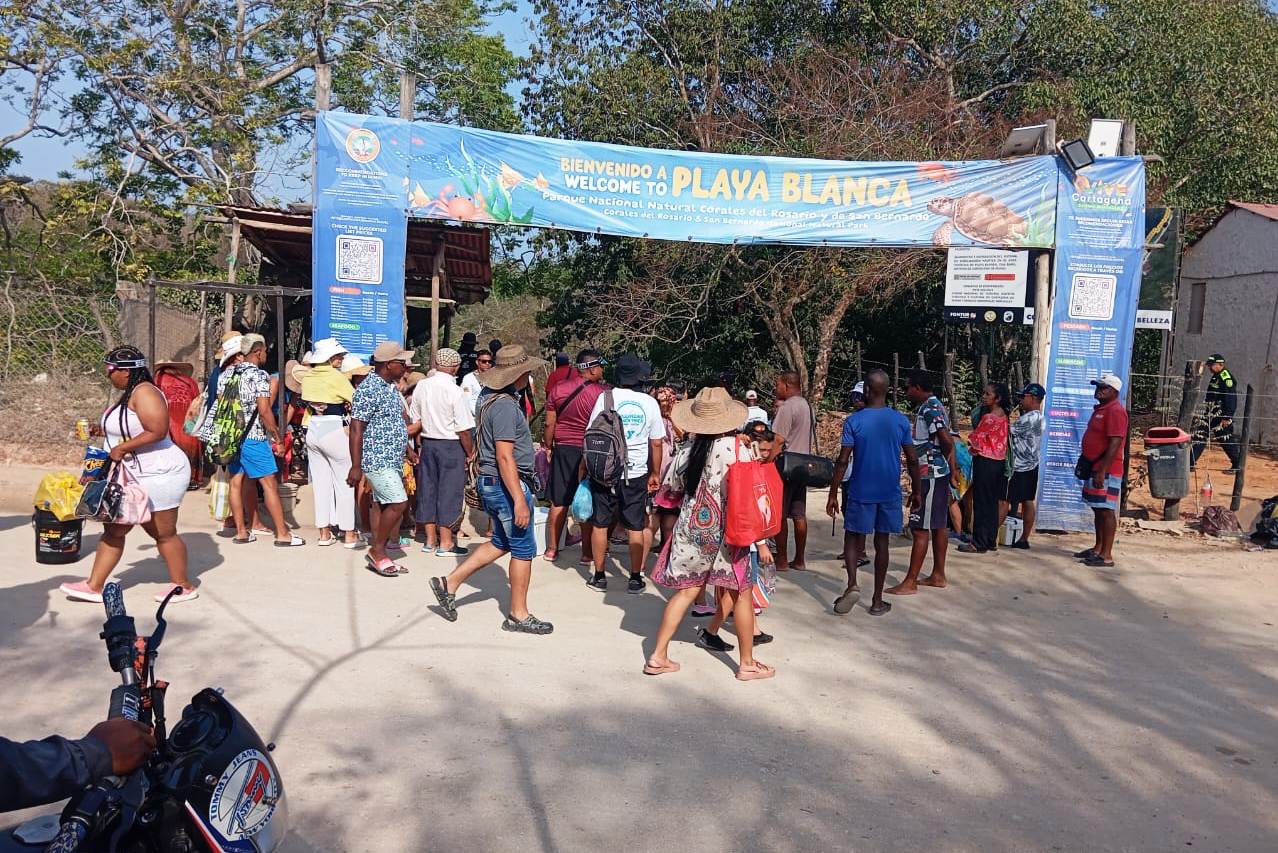 Autoridades de Cartagena desmontaron reten ilegal para el acceso a Playa Blanca en Barú