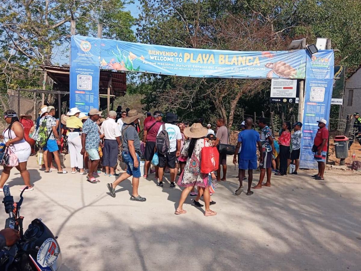 Autoridades de Cartagena desmontaron reten ilegal para el acceso a Playa Blanca en Barú