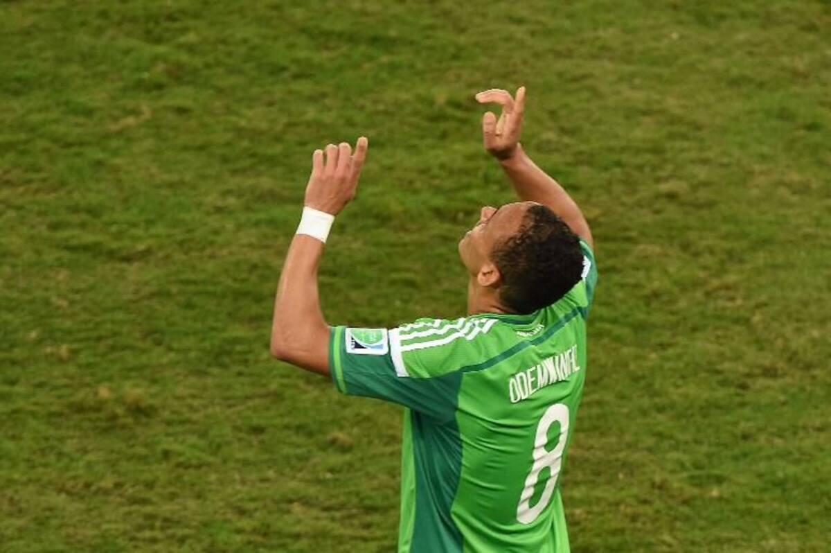 Peter Odemwingie marcó el único gol del partido en el que los nigerianos sobrepasaron a los bosnios que se despiden del Mundial.