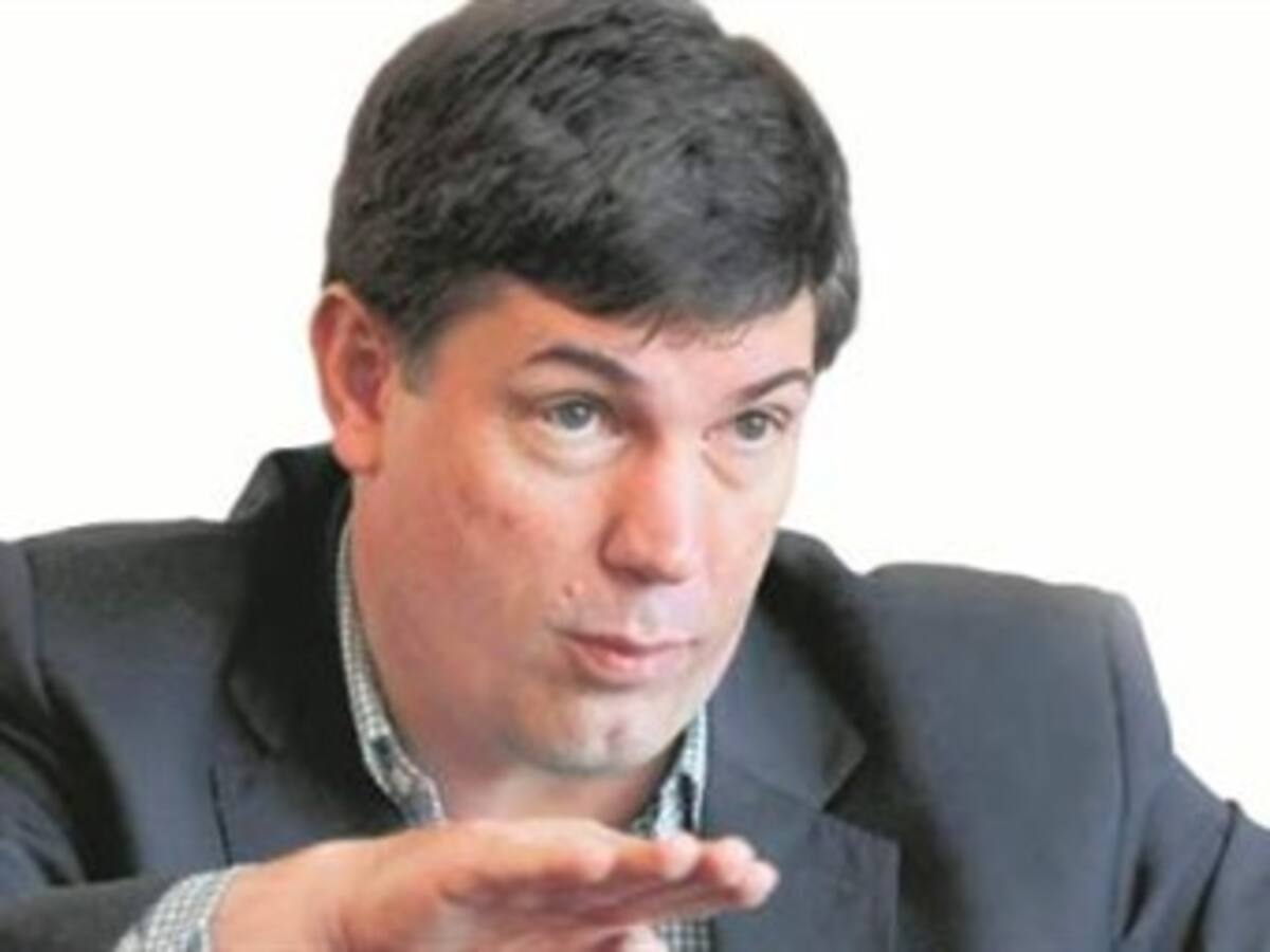 Empresa UNE garantiza que mantendrá transmisión de canales privados
