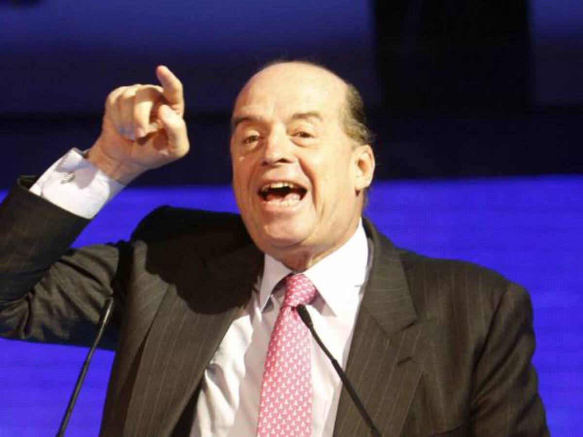 Propuesta de Álvaro Leyva es irresponsable: Centro Democrático