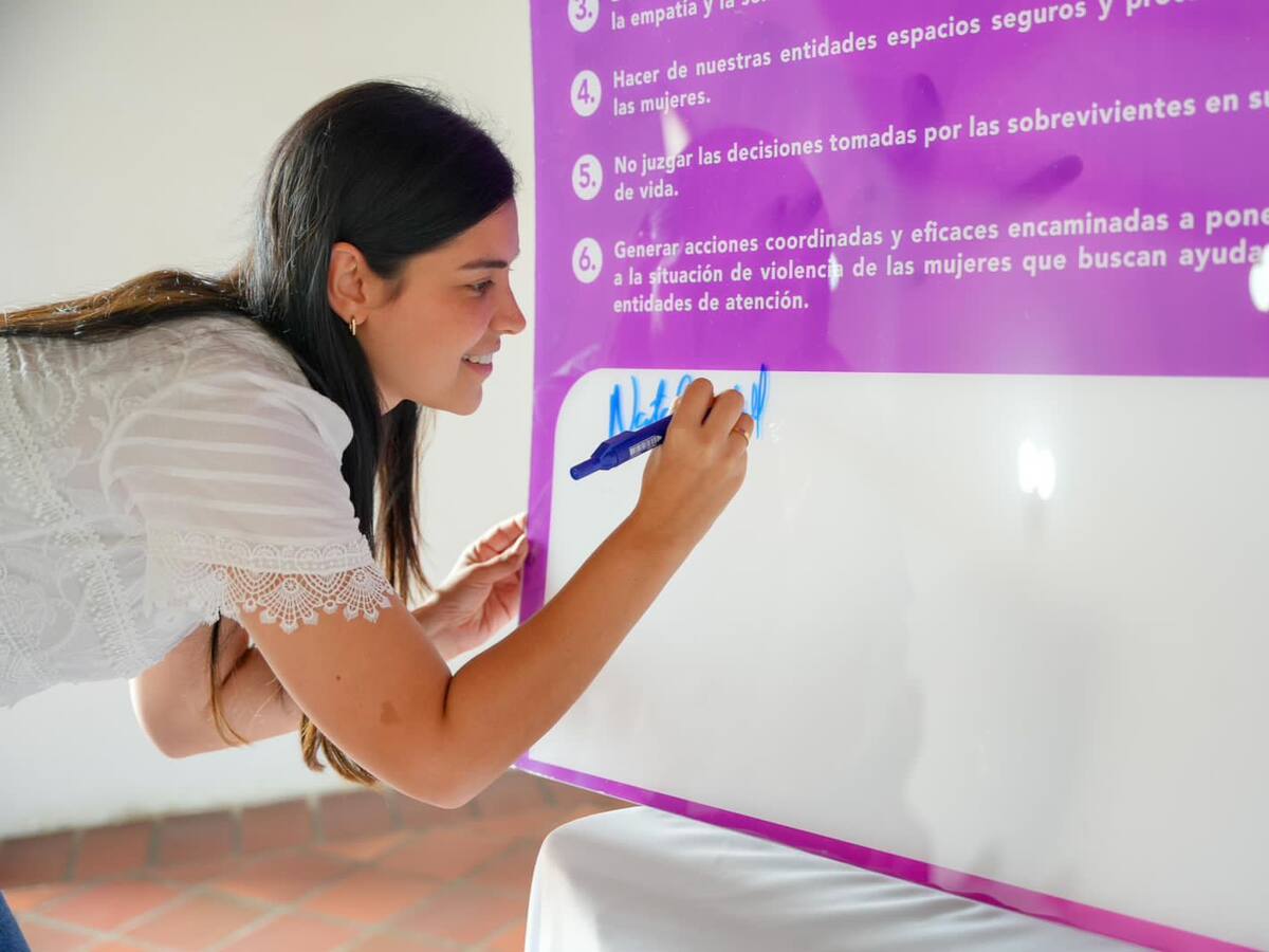Firman compromiso por un Bolívar libre de violencia contra las mujeres