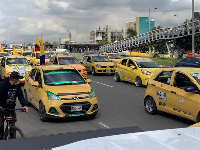 Inicia jornada de paro de taxistas en Bogotá con Plan Tortuga