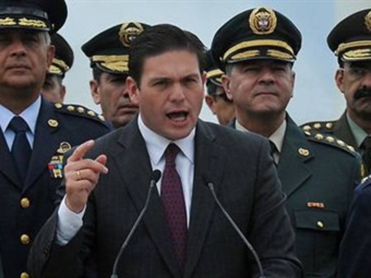 "Las FFMM son más respetadas que las cortes y el Congreso": Mindefensa