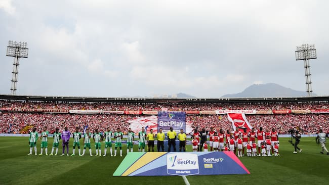 Reconocido árbitro del fútbol colombiano fue sancionado “de por vida”: no más en el profesionalismo