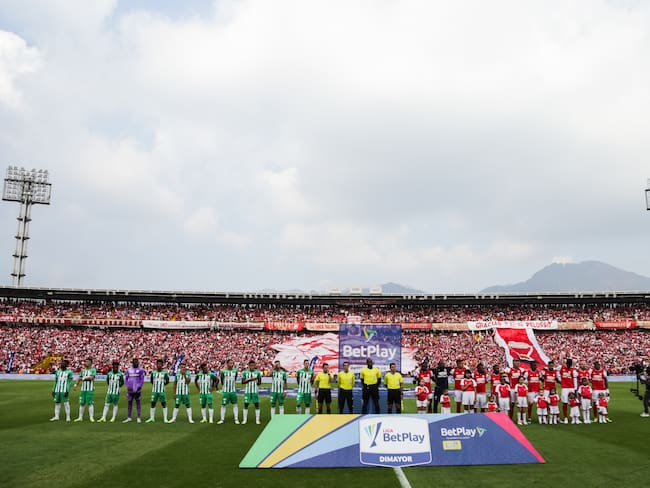 Reconocido árbitro del fútbol colombiano fue sancionado “de por vida”: no más en el profesionalismo. (Colprensa - Mariano Vimos)