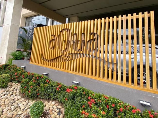 Mujer se lanzó desde un piso 14 en Cabecera del Llano