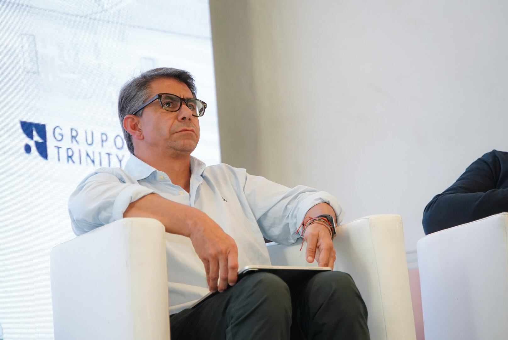 Rosillo explica que los Objetivos de Desarrollo Sostenible brindan información clara y oportuna que le permite a la sociedad saber que la empresa está siendo consciente con el medio ambiente. | Foto: Caracol Radio