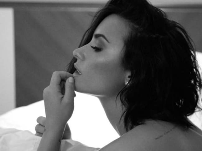 Demi Lovato promociona su nueva canción ligera de ropa